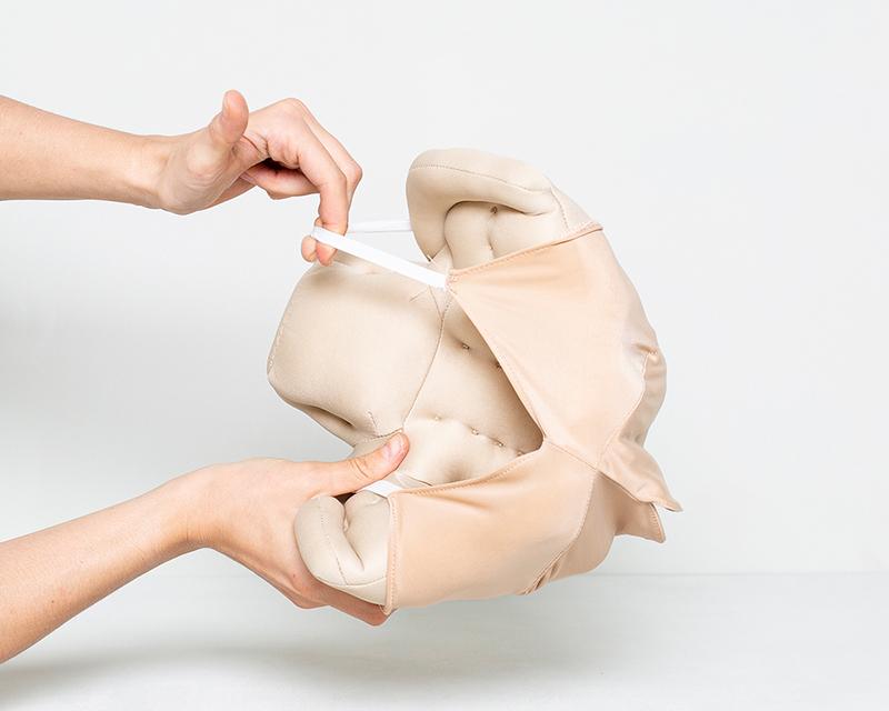 Practical model of the pelvic floor in fabric aimed at demonstrating the expansion of the vagina at birth